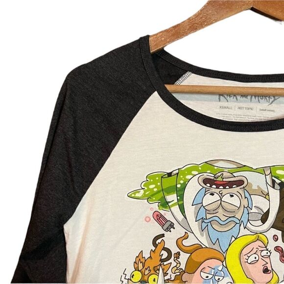 3 for $30! Rick & morty hot topic graphic tee - Picture 3 of 7